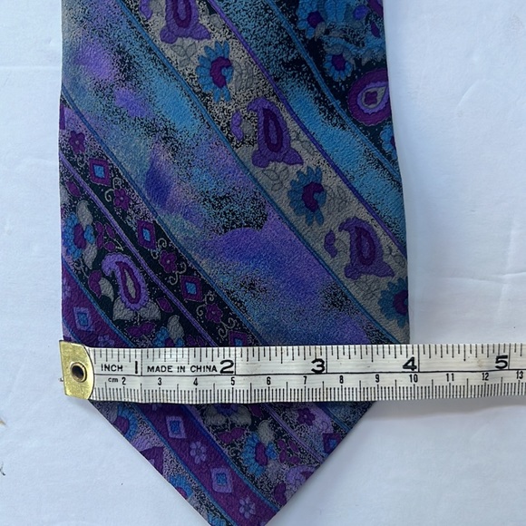 Vintage Karl Lagerfeld Tie - Victorian Floral stripe Print - 100% Silk - Picture 11 of 11
